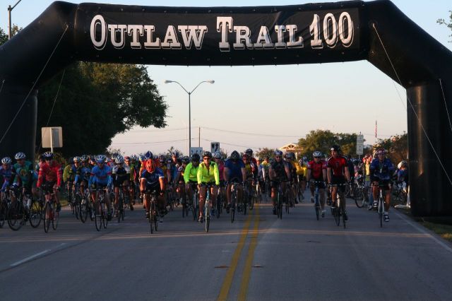 2008-10-18-Outlaw-Trail-100-2.jpg