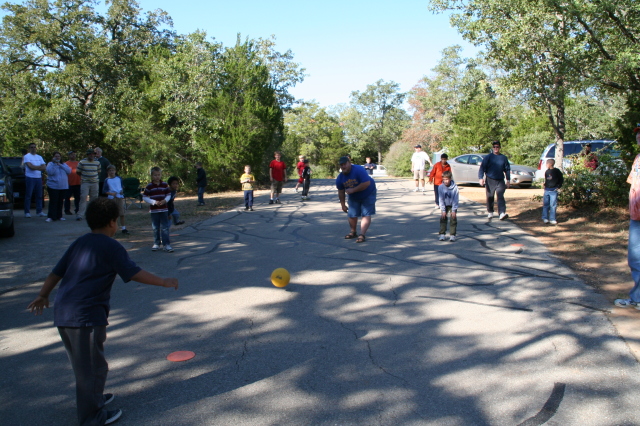 2008/10(October)/Pack409-Camping/640x480_2008-10-25-Pack409-Camping-30-dodgeball.JPG