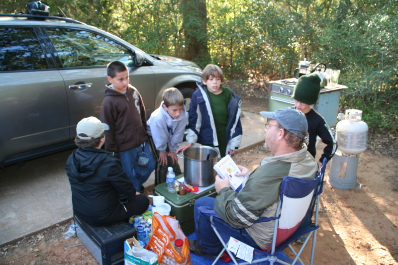 2008/10(October)/Pack409-Camping/800x600_2008-10-25-Pack409-Camping-02-Thomas-CJ-Chance-Jack-Dax.JPG
