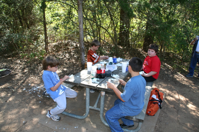 2008/10(October)/Pack409-Camping/800x600_2008-10-25-Pack409-Camping-44-Jack-Chance-CJ-Thomas-whittling.JPG