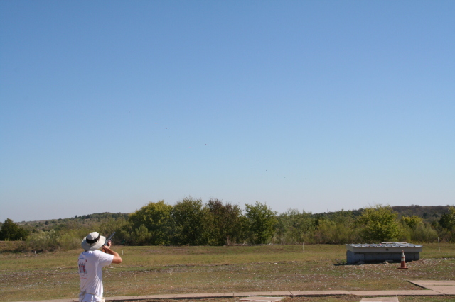 2008/10(October)/Skeet-Range/640x480_2008-10-19-Skeet-Range-09-Travis.JPG