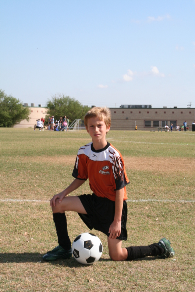 2008/10(October)/TigerSharks-Soccer/640x480_2008-10-04-TigerSharks-19-Chance.JPG