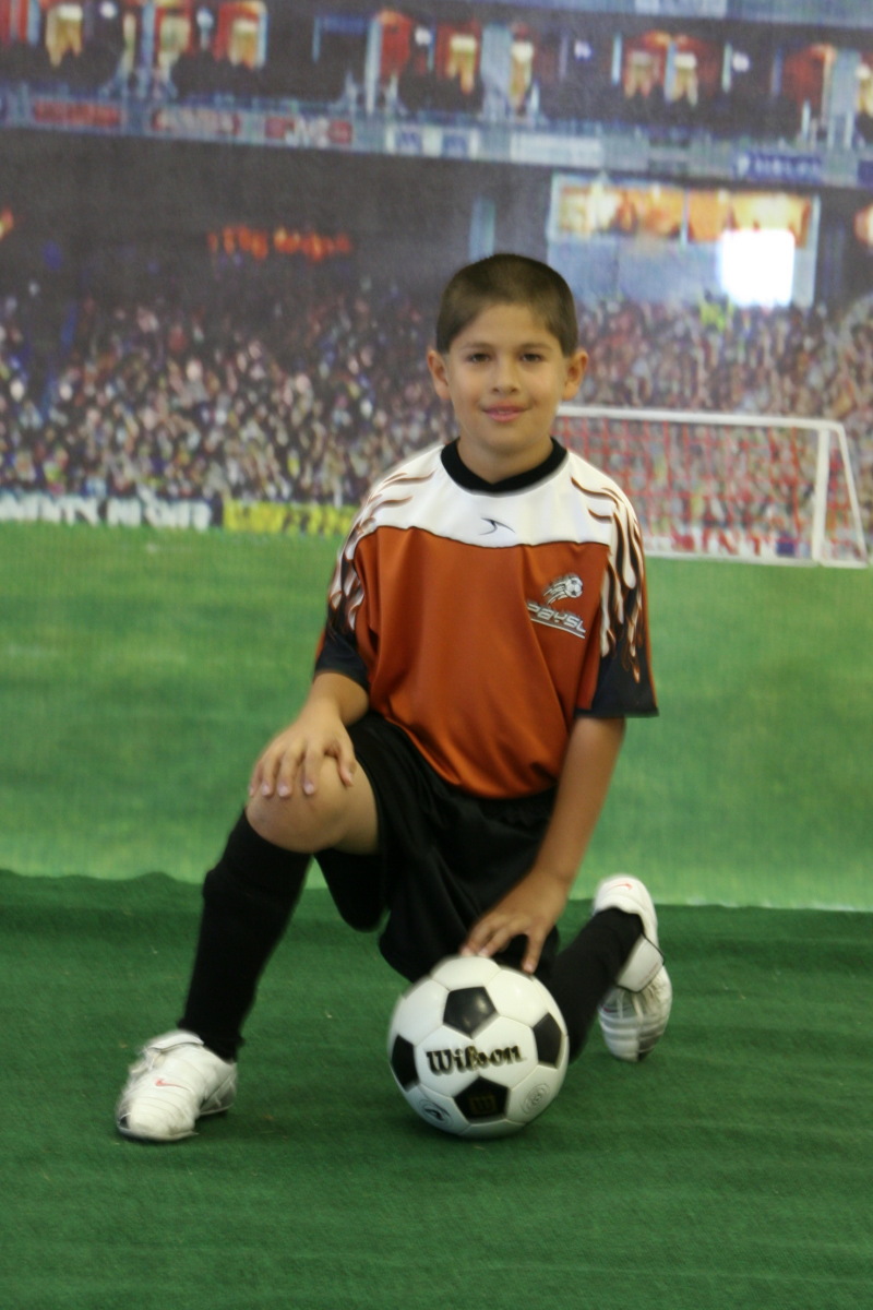 2008/10(October)/TigerSharks-Soccer/800x600_2008-10-04-TigerSharks-06-Zeke.JPG