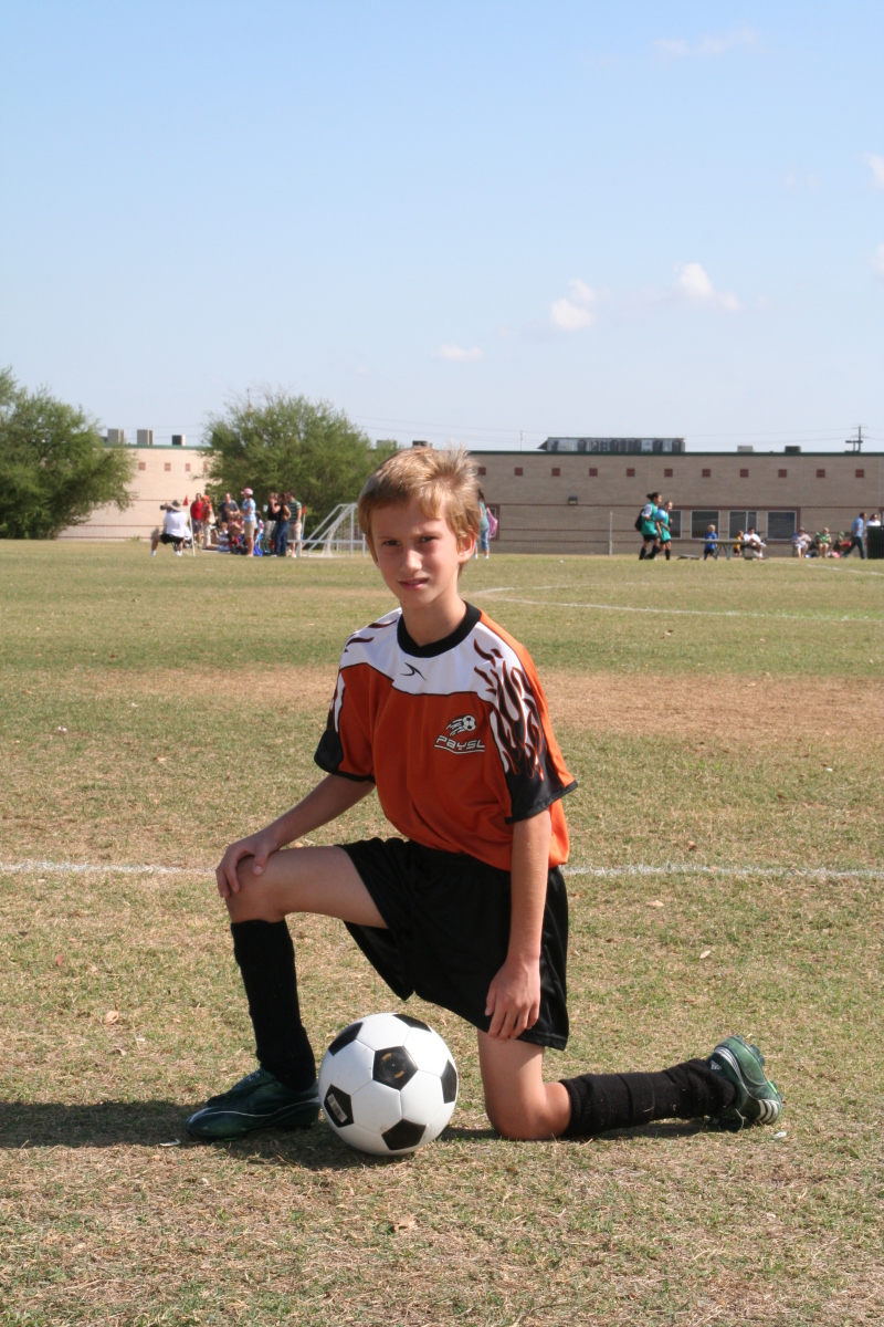 2008/10(October)/TigerSharks-Soccer/800x600_2008-10-04-TigerSharks-20-Chance.JPG