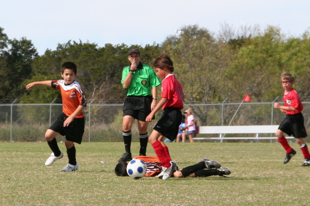 2008/11(November)/02-Tigersharks/640x480_2008-11-02-TigerSharks-31-Zeke-Brian.JPG