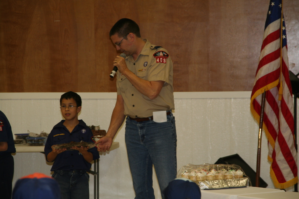2008/11(November)/Pack409-Bake-sale/1024x768_2008-11-22-Pack409-Bake-sale-15.JPG