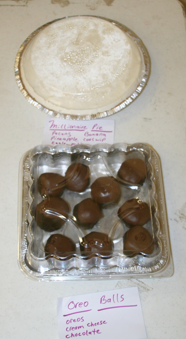 2008-11-22-Pack409-Bake-sale-07.jpg