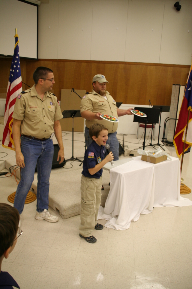 2008-11-22-Pack409-Bake-sale-26.JPG