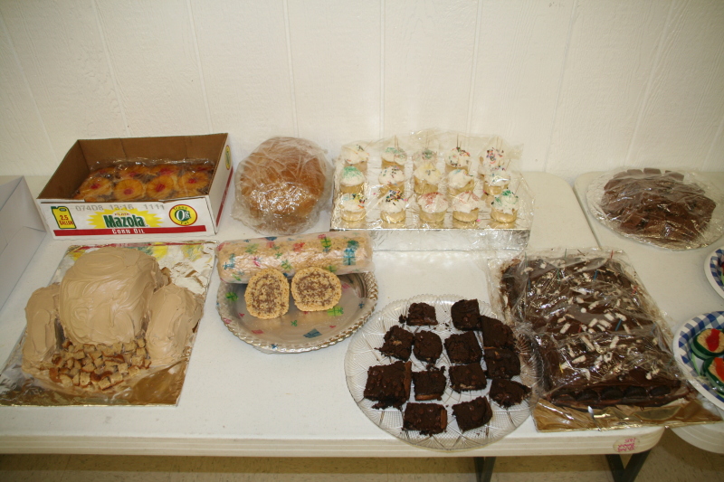2008-11-22-Pack409-Bake-sale-03.JPG