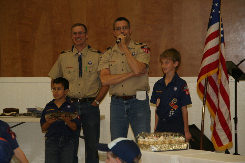 2008/11(November)/Pack409-Bake-sale/800x600_2008-11-22-Pack409-Bake-sale-17.JPG