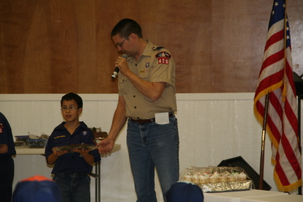 2008-11-22-Pack409-Bake-sale-15.JPG