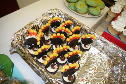 2008-11-22-Pack409-Bake-sale-30.JPG