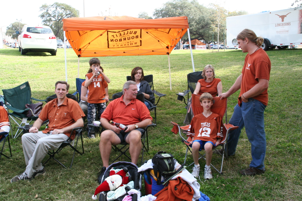2008/11(November)/ThanksGiving/1024x768_2008-11-27-ThanksGiving-17-Josh-Dax-Suzi-Heather-Jim-Janeen-Chance-Justin.JPG