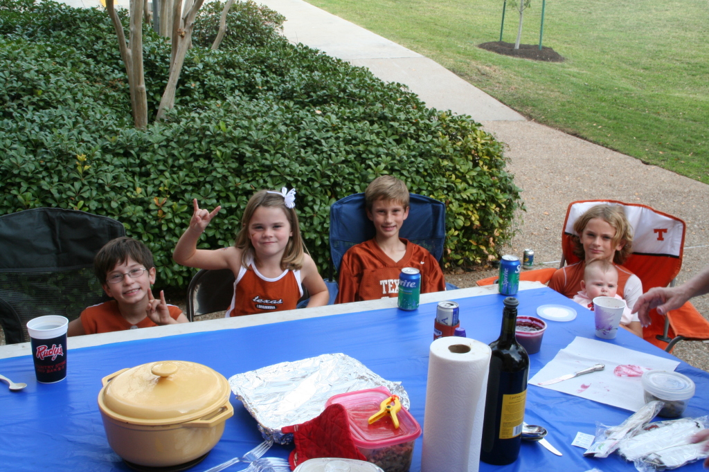 2008/11(November)/ThanksGiving/1024x768_2008-11-27-ThanksGiving-30-Dax-Kyla-Chance-Vale-Sydney.JPG