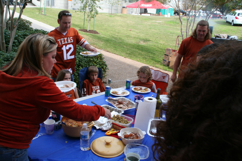 2008/11(November)/ThanksGiving/1024x768_2008-11-27-ThanksGiving-53-dinner.JPG