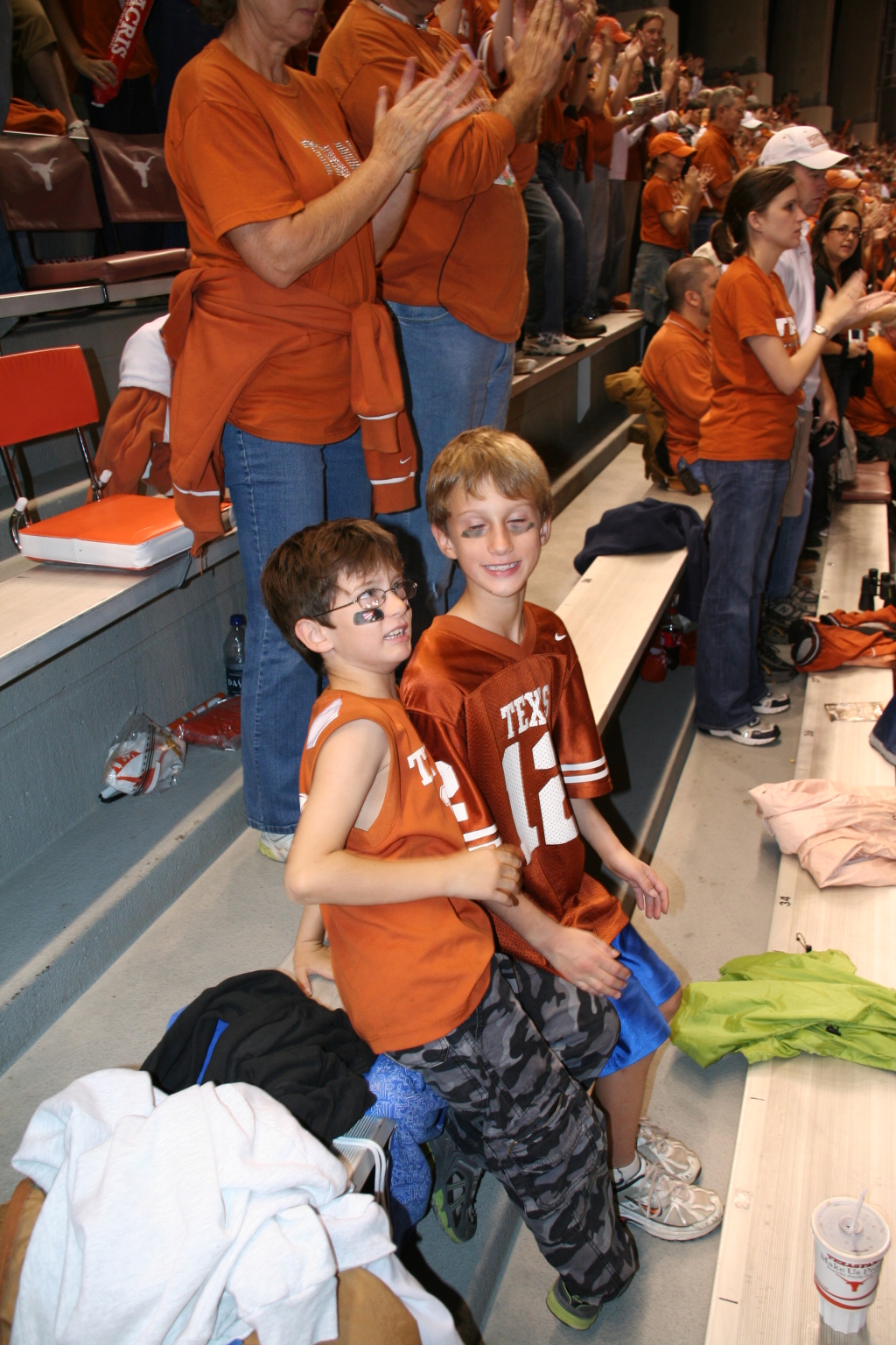 2008/11(November)/ThanksGiving/1024x768_2008-11-27-ThanksGiving-79-Aggie-Game-49-9-Dax-Chance.JPG