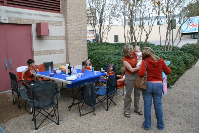 2008-11-27-ThanksGiving-22-Dax-Katie-Kyla-Chance-Vale-Janeen-Sydney.JPG