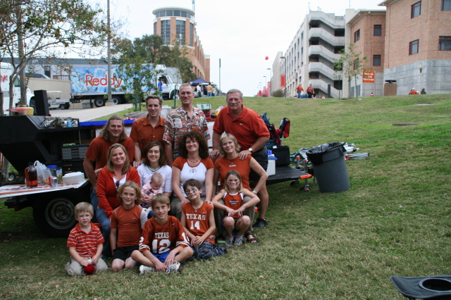 2008/11(November)/ThanksGiving/640x480_2008-11-27-ThanksGiving-71-Hildebrands-Family.JPG