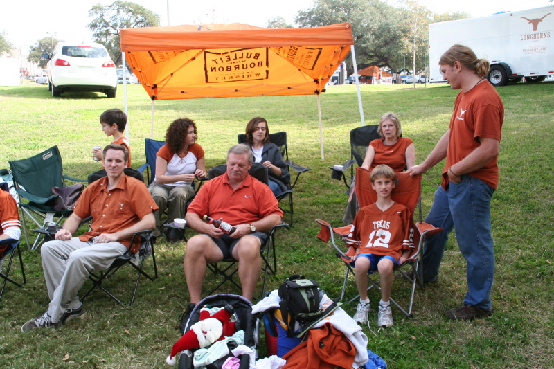 2008/11(November)/ThanksGiving/800x600_2008-11-27-ThanksGiving-20-Josh-Dax-Suzi-Heather-Jim-Janeen-Chance-Justin.JPG