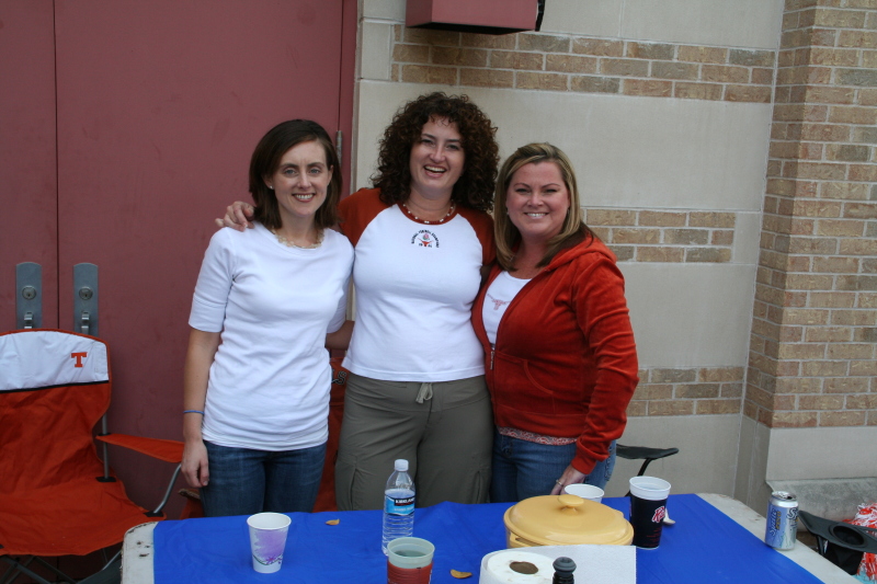 2008/11(November)/ThanksGiving/800x600_2008-11-27-ThanksGiving-42-Heather-Suzi-Katie.JPG