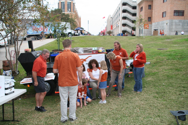 2008/11(November)/ThanksGiving/800x600_2008-11-27-ThanksGiving-63-Hildebrands-Family.JPG