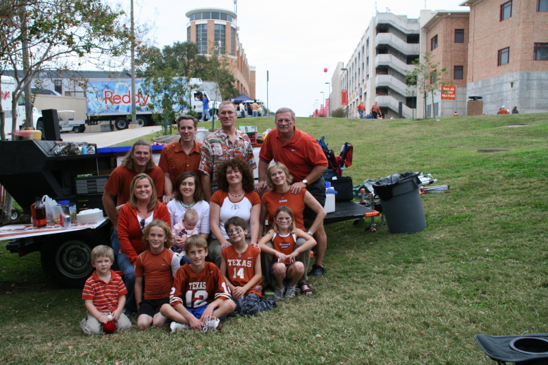2008/11(November)/ThanksGiving/800x600_2008-11-27-ThanksGiving-70-Hildebrands-Family.JPG