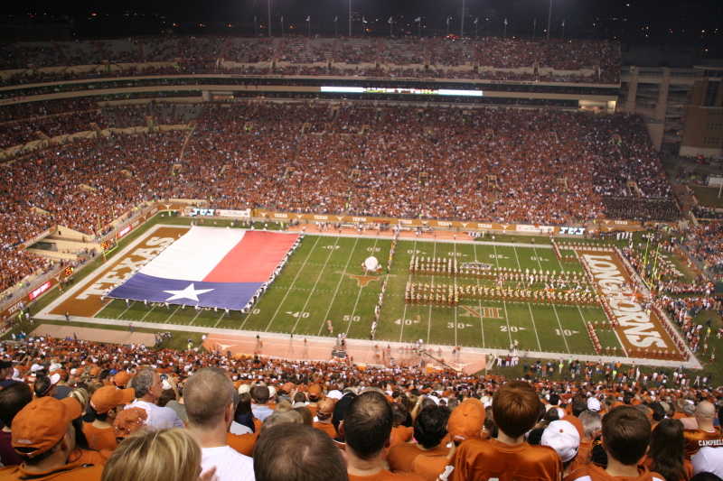 2008/11(November)/ThanksGiving/800x600_2008-11-27-ThanksGiving-73-Aggie-Game-49-9.JPG