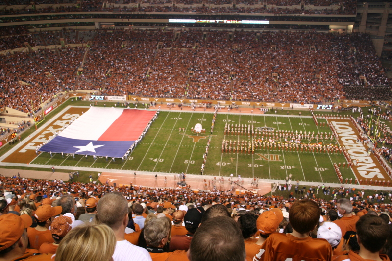 2008/11(November)/ThanksGiving/800x600_2008-11-27-ThanksGiving-74-Aggie-Game-49-9.JPG