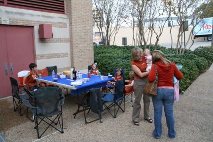 2008-11-27-ThanksGiving-22-Dax-Katie-Kyla-Chance-Vale-Janeen-Sydney.JPG