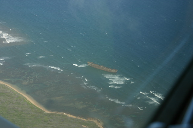 2008-01-19-Hawaii-Juanita-Cesna-065-shipwreck-GOOD.JPG