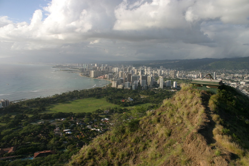 2008-01-11-Hawaii-Diamond-Head-Crater-09-waikiki-GOOD.JPG