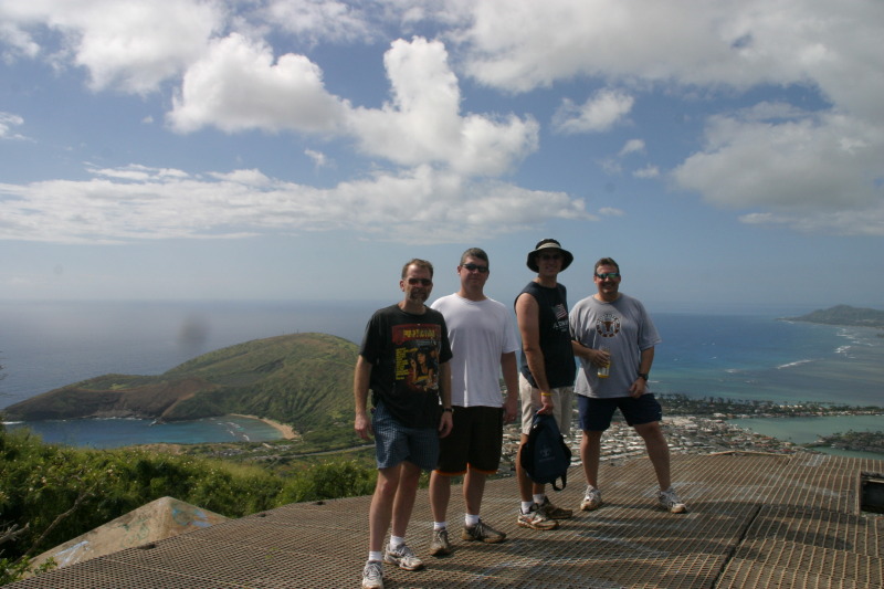 2008/Best_of/800x600_2008-01-12-Hawaii-KoKo-Crater-20-Rob-Bill-Travis-Steve-GOOD.JPG