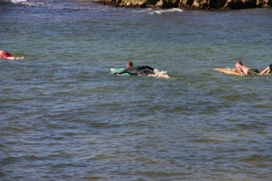 2008-01-06-Hawaii-surfing-07-Travis-Mike-GOOD.JPG