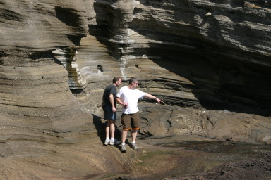 2008-01-12-Hawaii-Lava-Tube-03-Bill-Rob-GOOD.JPG