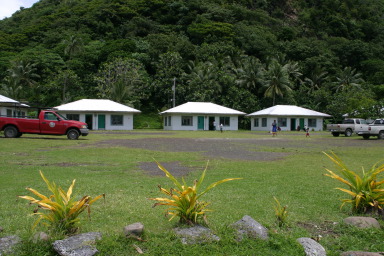 2008-01-17-American-Samoa-51-Green-School-GOOD.JPG