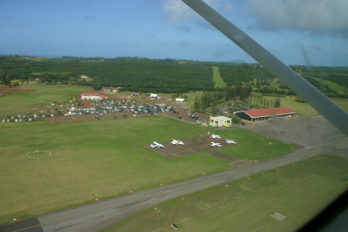 2008-01-19-Hawaii-Juanita-Cesna-077-airport-GOOD.JPG