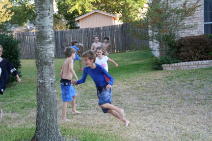 2008-10-10-Chance-9th-Bday-082-waterballoon-fight-GOOD.JPG
