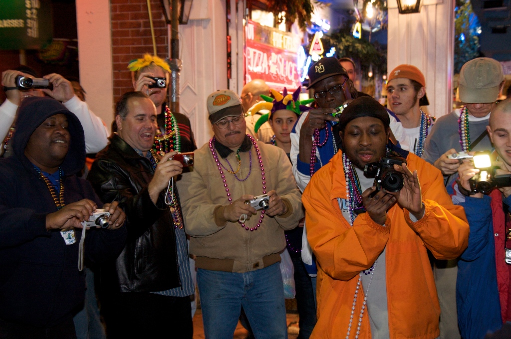 2009/02(February)/02_19_Mardi_Gras_Balcony/1024x768_2009-02-19-Balcony-Party-36.jpg