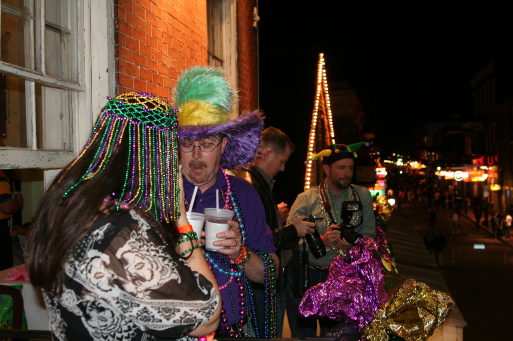 2009/02(February)/02_19_Mardi_Gras_Balcony/1024x768_2009-02-19-Balcony-Party-41-Doug-Ren.JPG