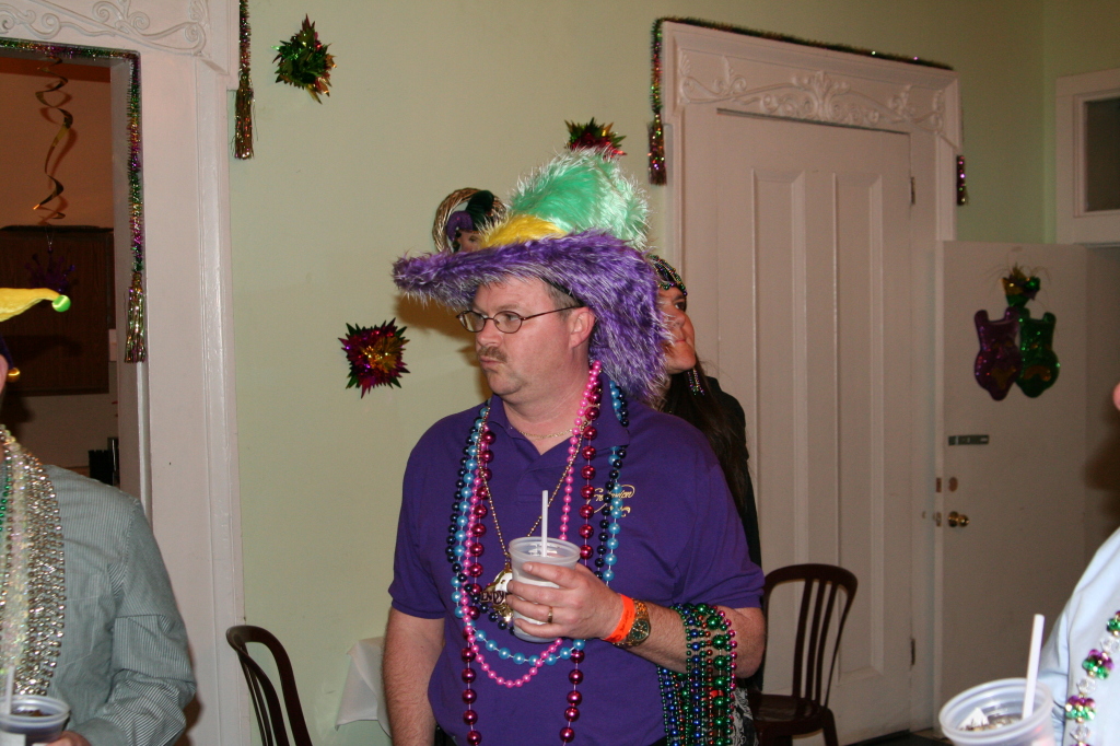 2009/02(February)/02_19_Mardi_Gras_Balcony/1024x768_2009-02-19-Balcony-Party-44-Doug.JPG