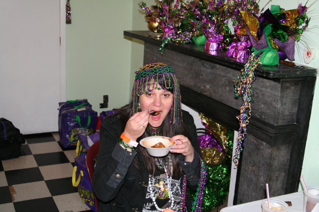 2009/02(February)/02_19_Mardi_Gras_Balcony/640x480_2009-02-19-Balcony-Party-45-Kiffin.JPG