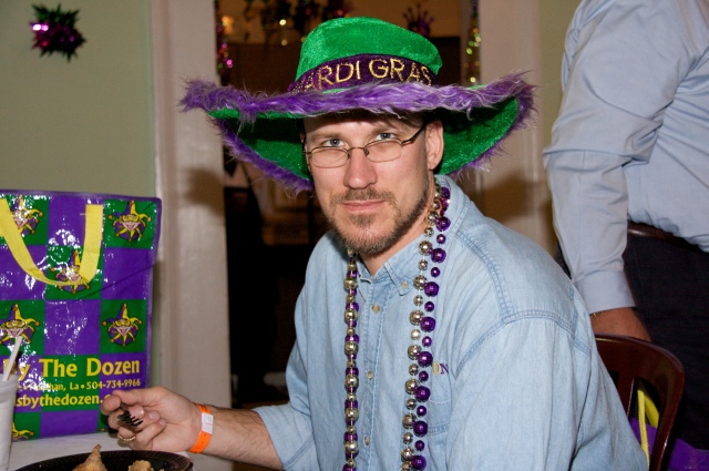 2009/02(February)/02_19_Mardi_Gras_Balcony/640x480_2009-02-19-Balcony-Party-64-Travis.jpg