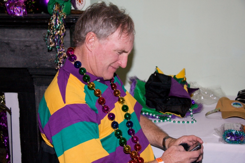 2009/02(February)/02_19_Mardi_Gras_Balcony/800x600_2009-02-19-Balcony-Party-31-Howie.jpg