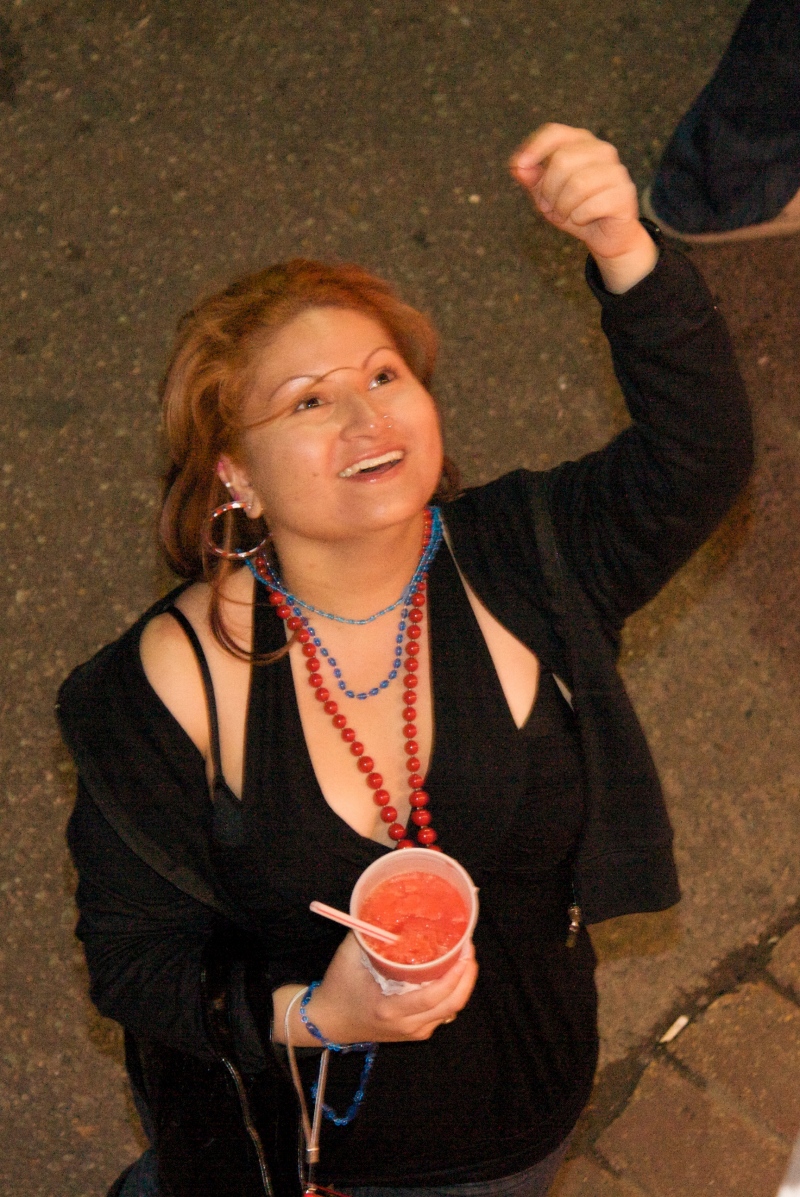 2009/02(February)/02_19_Mardi_Gras_Balcony/800x600_2009-02-19-Balcony-Party-78.jpg