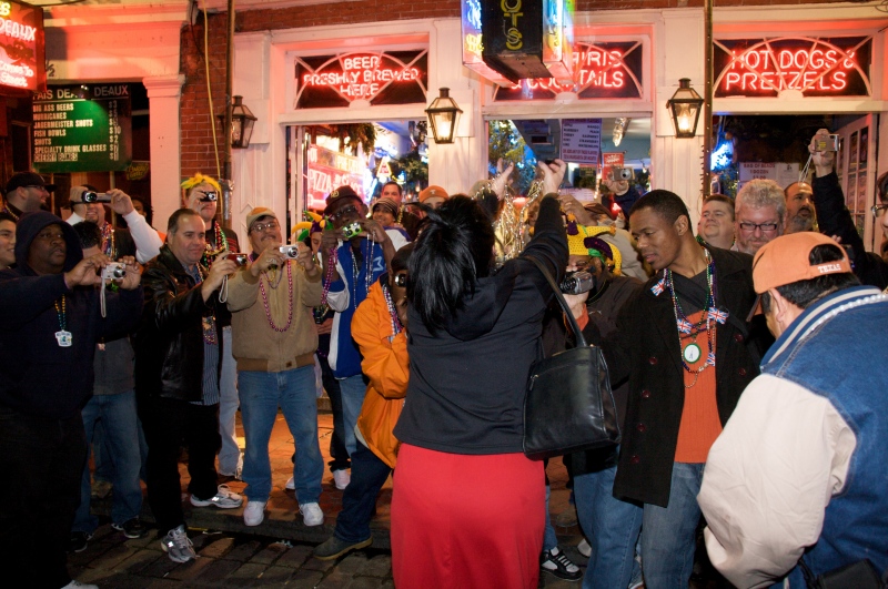 2009/02(February)/02_19_Mardi_Gras_Balcony/800x600_2009-02-19-Balcony-Party-89.jpg