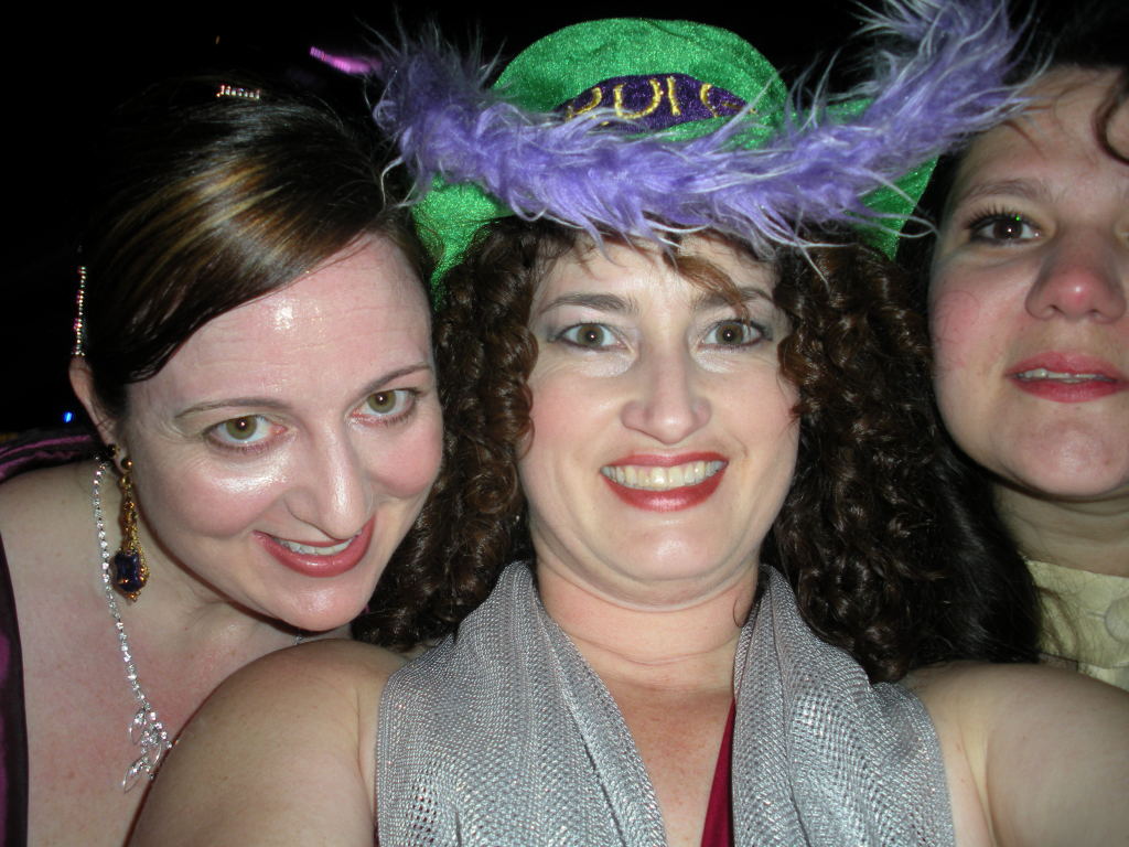 2009/02(February)/02_21_3_Endymion_Extravaganza/1024x768_2009-02-21-Extravaganza-03-Marci-Suzi-Kiffin.jpg