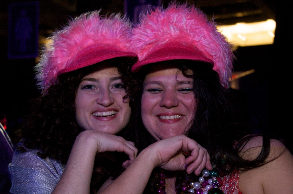 2009/02(February)/02_21_3_Endymion_Extravaganza/1024x768_2009-02-21-Extravaganza-60-Suzi-Kiffin-hats.jpg