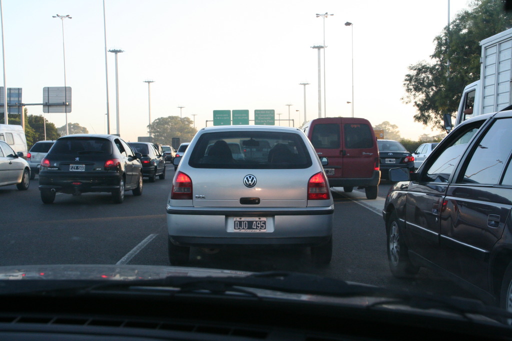 2009/03(March)/Argentina/1-Lucilia-Quince/1024x768_2009-03-13-002-Argentina-Traffic.JPG