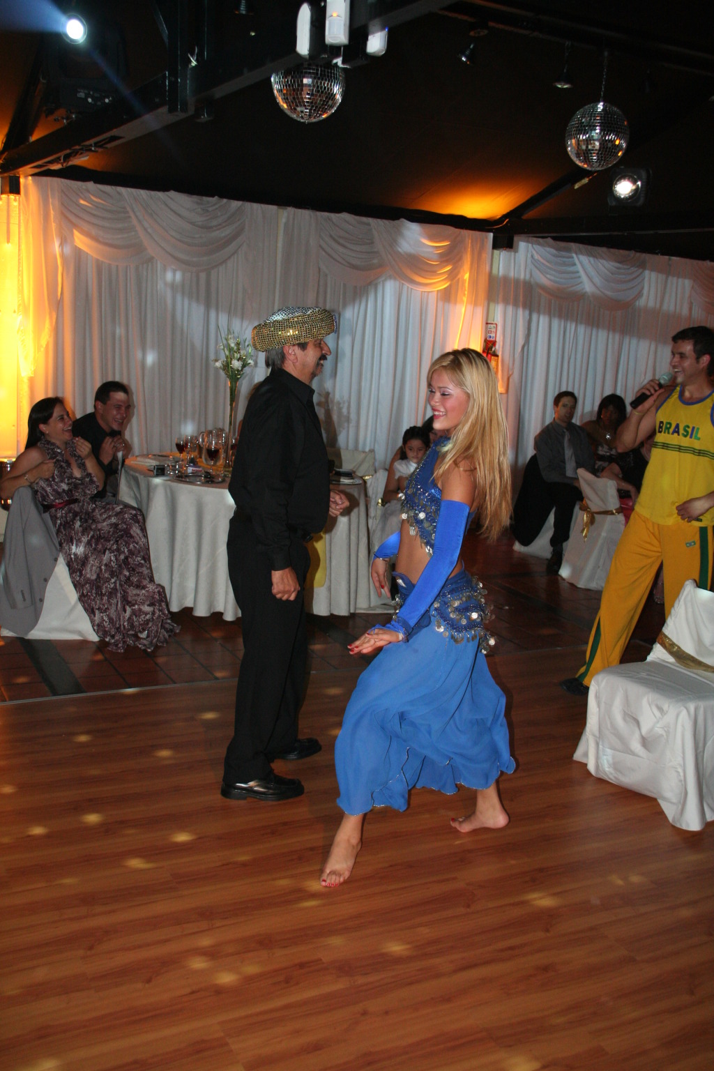 2009/03(March)/Argentina/1-Lucilia-Quince/1024x768_2009-03-13-322-Argentina-belly-dancer.JPG