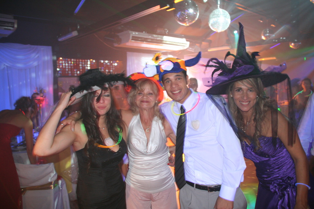 2009-03-13-416-Argentina-Laura-Zuly-Lio-Adriana-hats.JPG